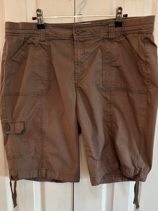 St. John's Bay Pants - St. John's Bay Cotton Blend Cargo Shorts Brown Drawstring Hem Size 14 EUC